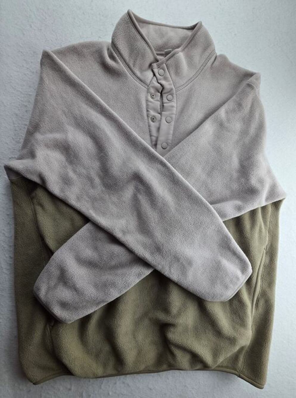 Uniqlo Color block Pullover 3/4 Zip Fleece Sweater Size Medium